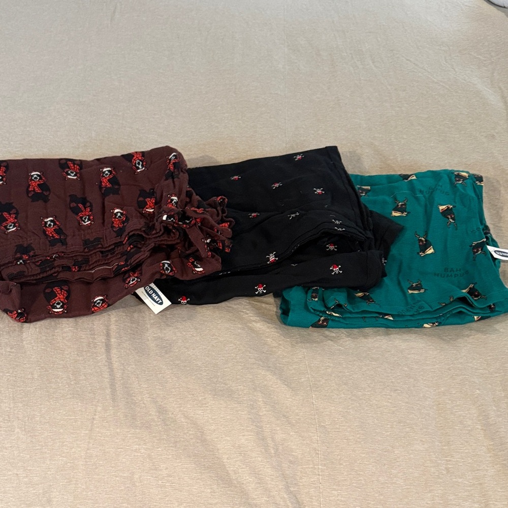 Lot of three pairs of Christmas/Dog theme PJ pants from Old Navy. XXL\XXLTTG.